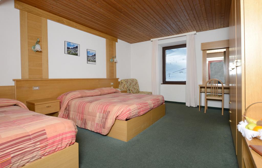 Savoia Hotel Passo del Tonale Szoba fotó